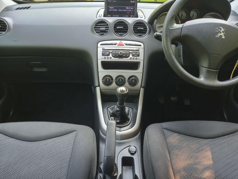 PEUGEOT 308