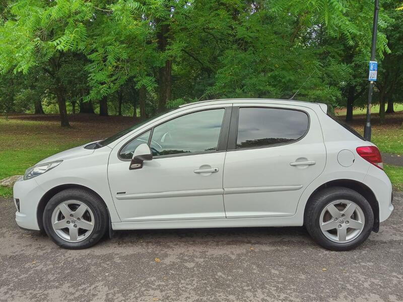 PEUGEOT 207