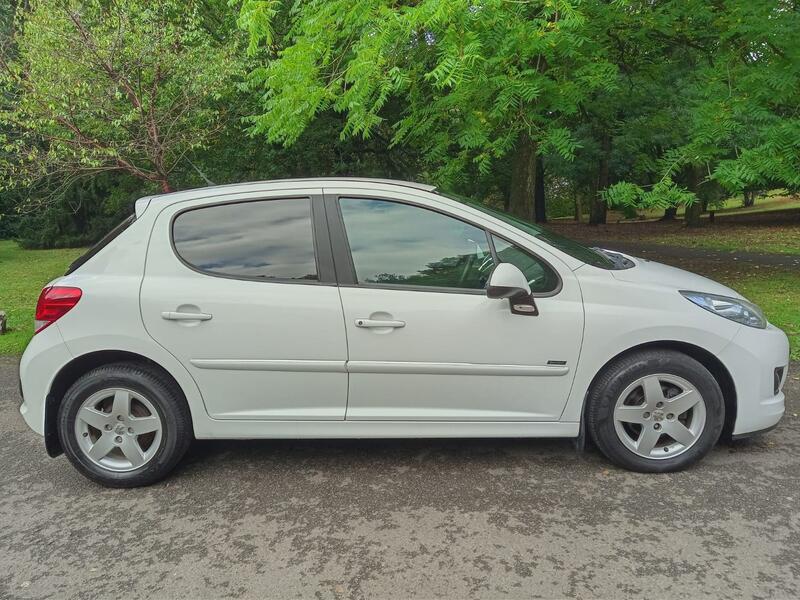 PEUGEOT 207