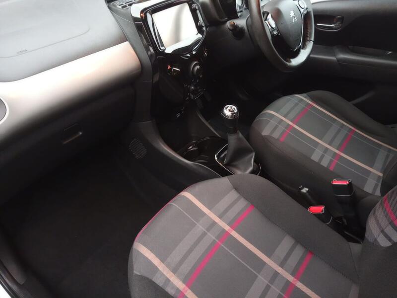 PEUGEOT 108
