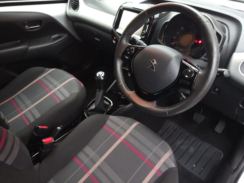 PEUGEOT 108
