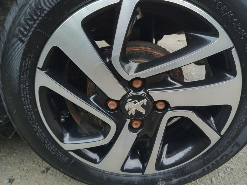 PEUGEOT 108