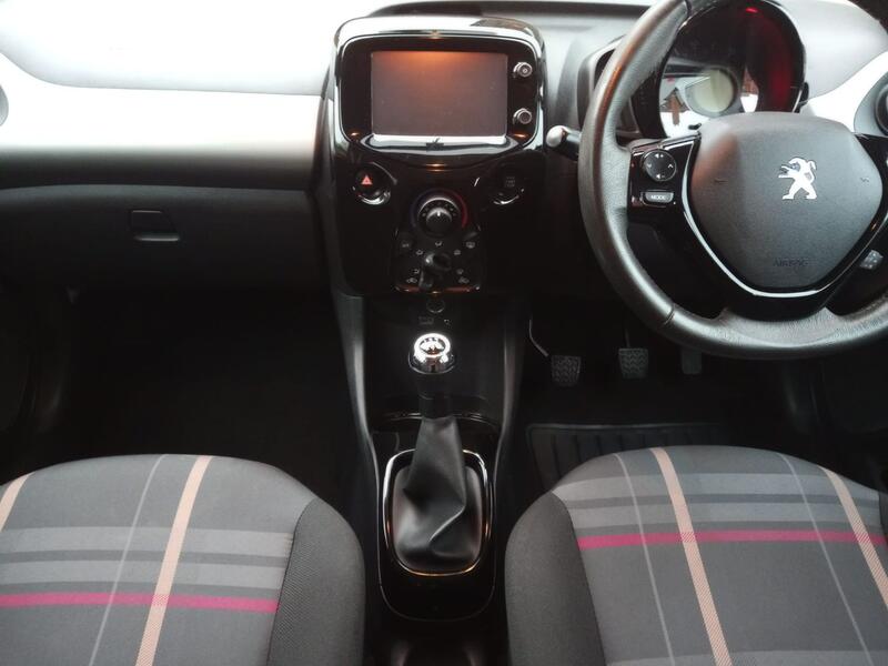 PEUGEOT 108