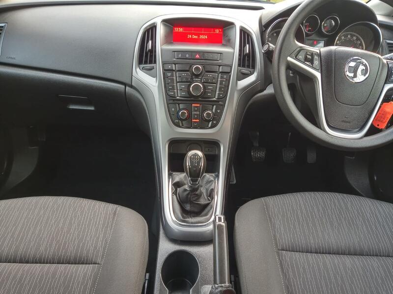 VAUXHALL ASTRA
