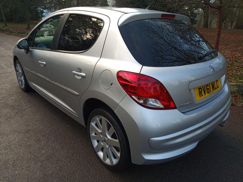 PEUGEOT 207