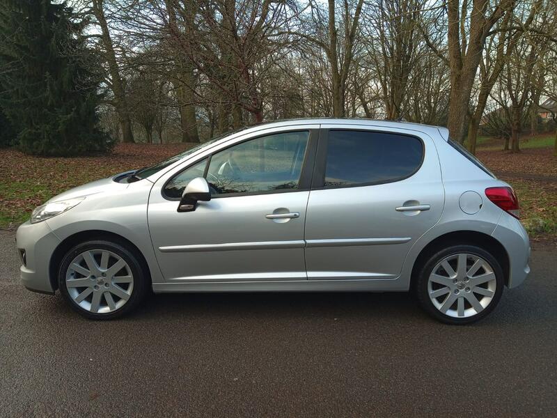 PEUGEOT 207