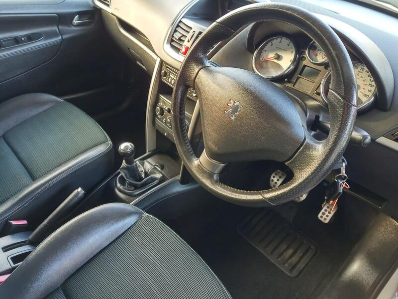 PEUGEOT 207