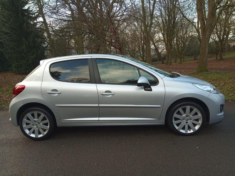PEUGEOT 207