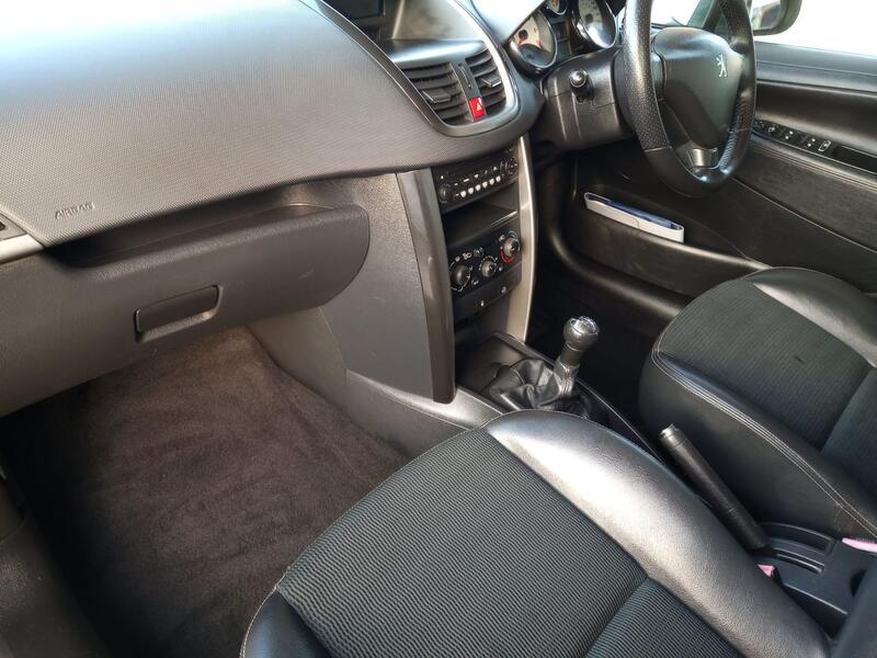 PEUGEOT 207